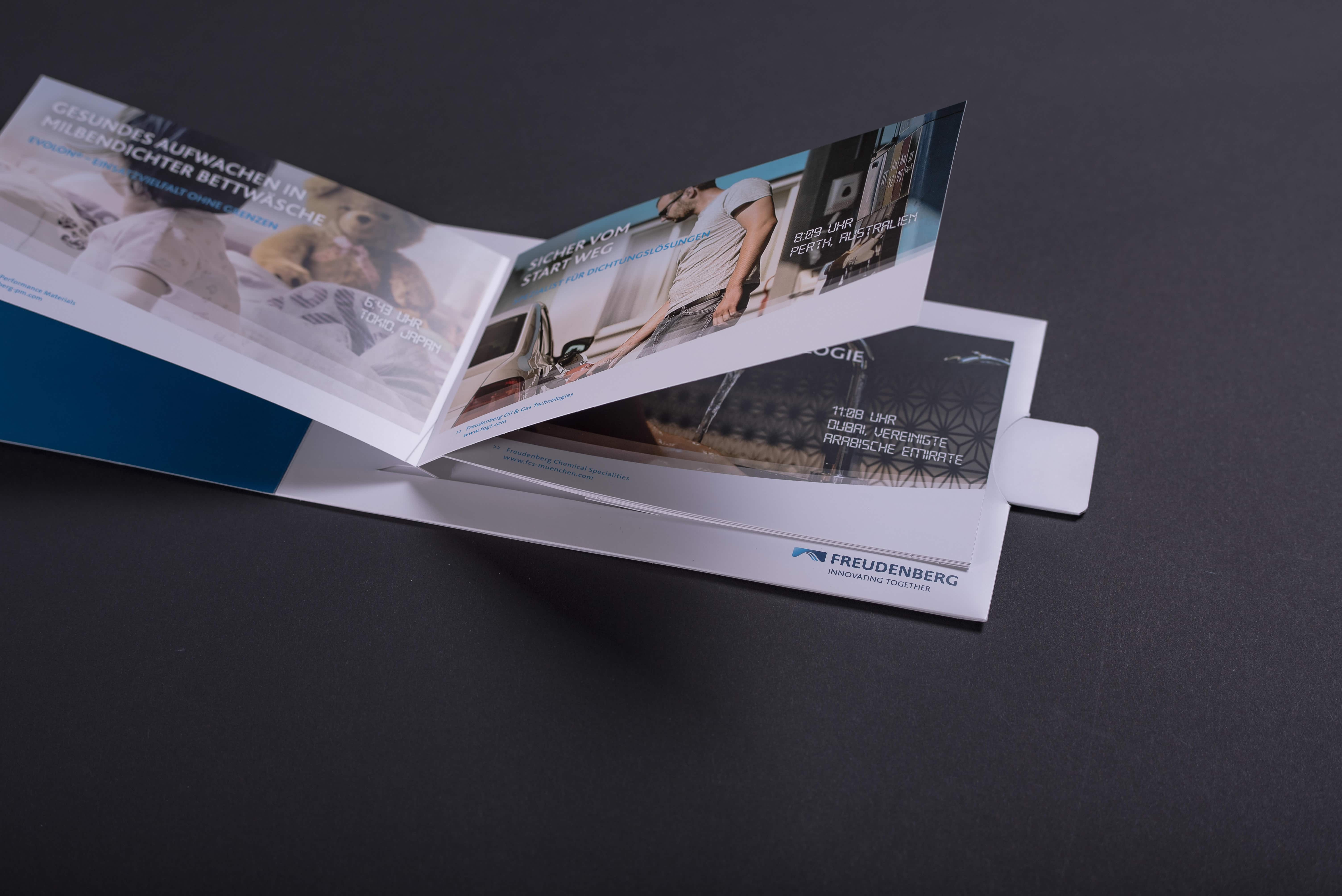 Aufklapp-Broschüre