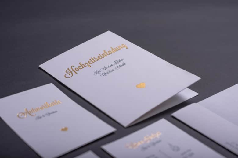 Hochzeitseinladung mit mehreren Bestandteilen