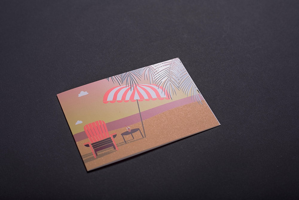 Grußkarte mit Strandmotiv und Sonnenschirm
